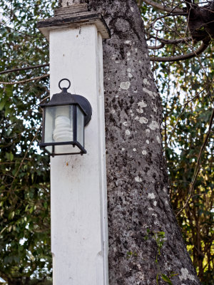 Decorative lamp post