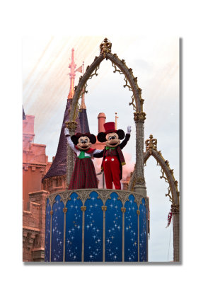 Mickey & Minnie At The happy Holiday Show
