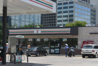 7-11 where later incident occured mostly with street people and police