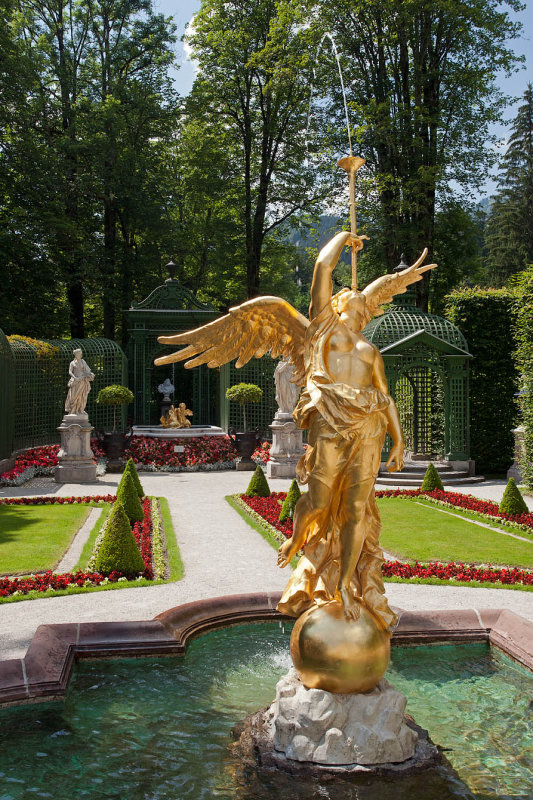 Trumpeting Angel Fountain