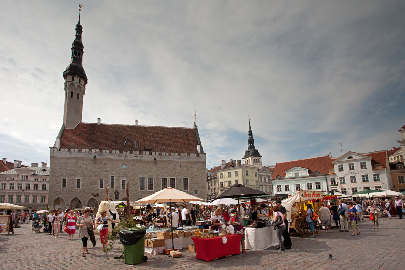 Old Tallinn: Town Hall Square
