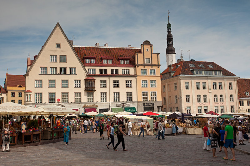 Old Tallinn: Town Hall Square