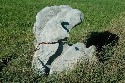 LAWN ORNAMENT MIDDLEBURY5.JPG