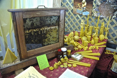 32 mind your own beeswax 8-6-08 28.jpg