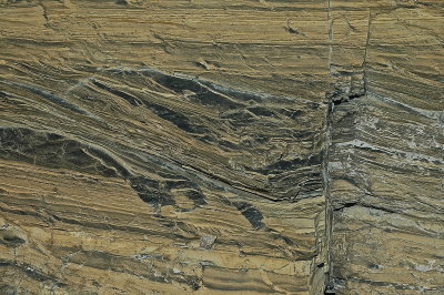 NORTH OF MIDDLEBURY 0205 striation.JPG