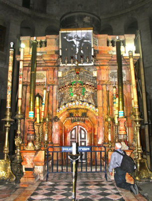 Entrance to the Holy Tomb.
