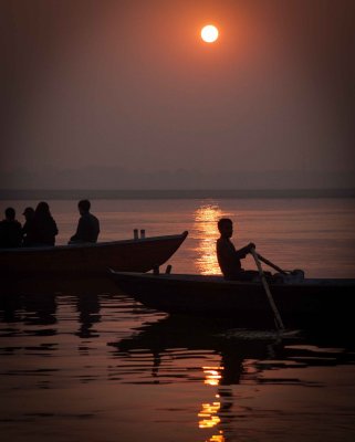 08_Sunset_on_the_Ganges.jpg