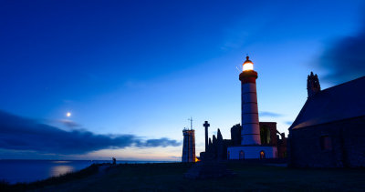 Coucher de lune  la Pointe Saint Mathieu