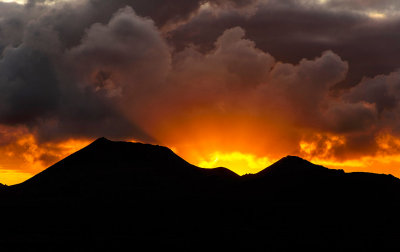 Coucher de soleil sur les volcans