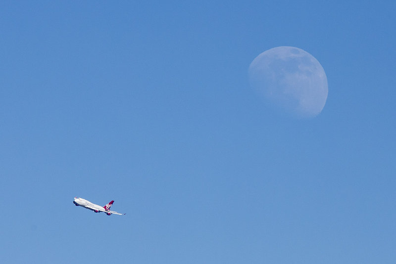 7/18/2013  Virgin Atlantic Airways Boeing 747-4Q8 Tubular Belle G-VHOT and Moon