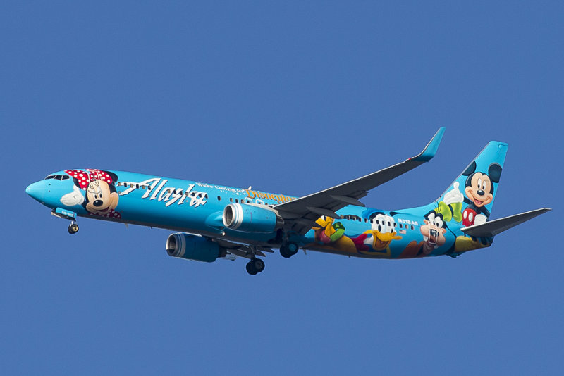8/5/2013  Alaska Airlines Boeing 737-990  Spirit of Disneyland II N318AS