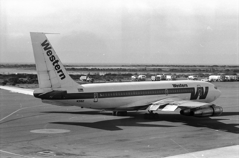Western Airlines Boeing 720-047B N3162