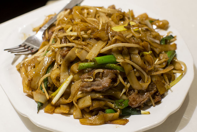 2/19/2014  Stir-Fried Flat Noodles with Beef & Bean Sprouts