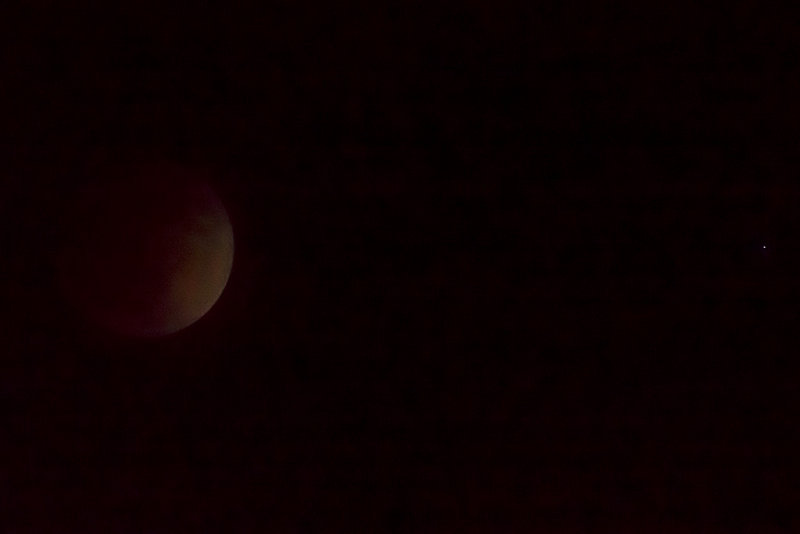 4/15/2014  Total eclipse of the moon and Spica