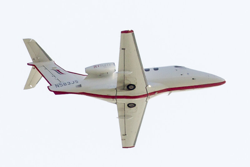 5/30/2014  JetSuite Embraer EMB-500 Phenom 100 N583JS
