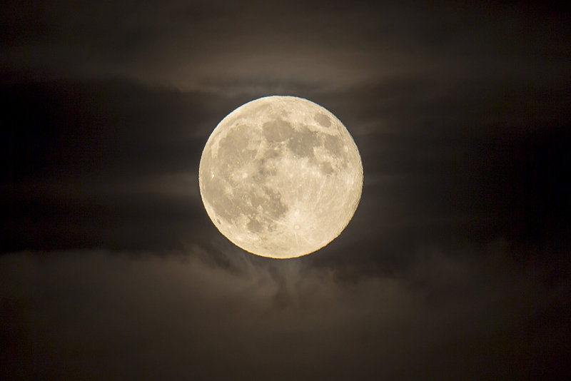 8/10/2014  Super Moon with clouds