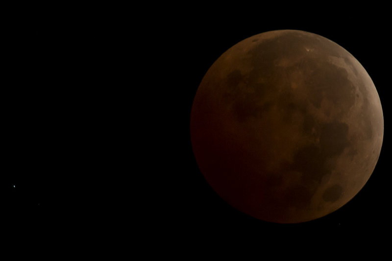 10/8/2014  Uranus and the total lunar eclipse of the Moon 