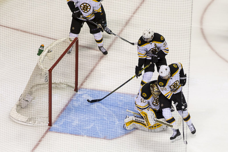 Goal by Tommy Wingels DA0T9741.jpg