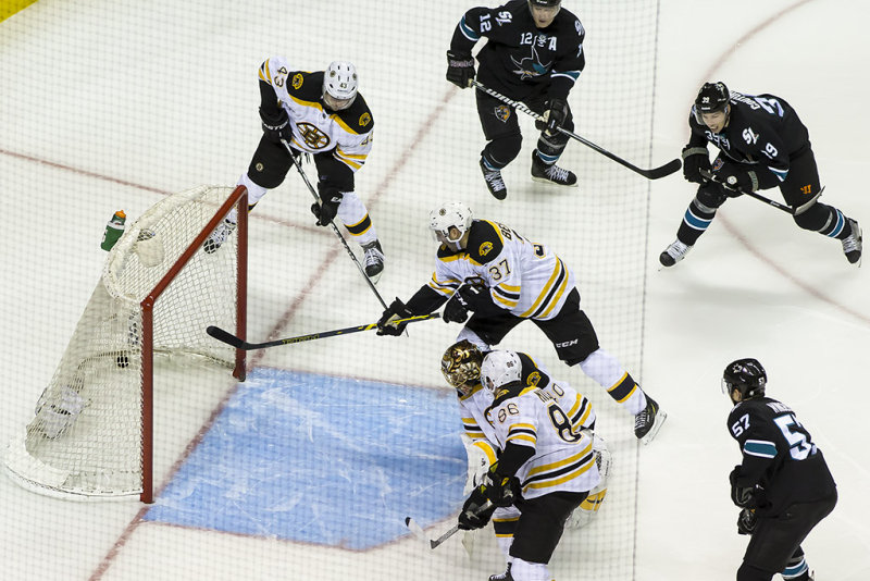 Goal by Tommy Wingels DA0T9742.jpg