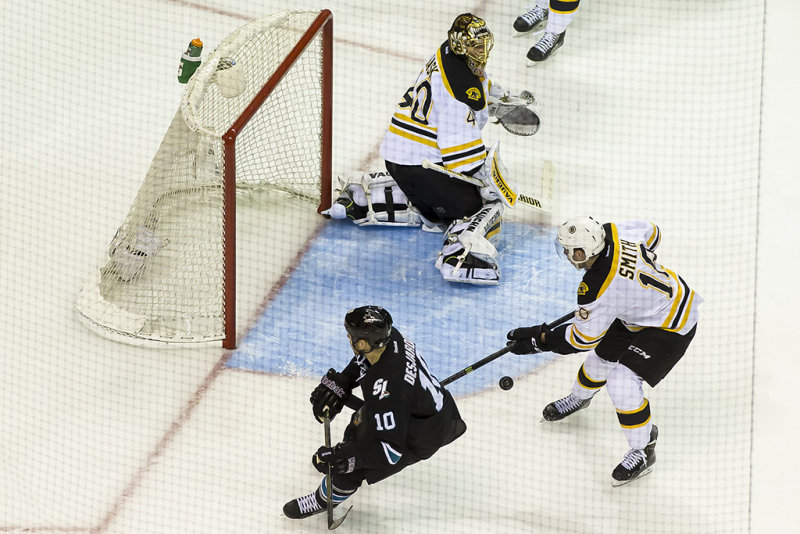 Goal by Tyler Kennedy with a deflection off of his skate  DA0T9780.jpg