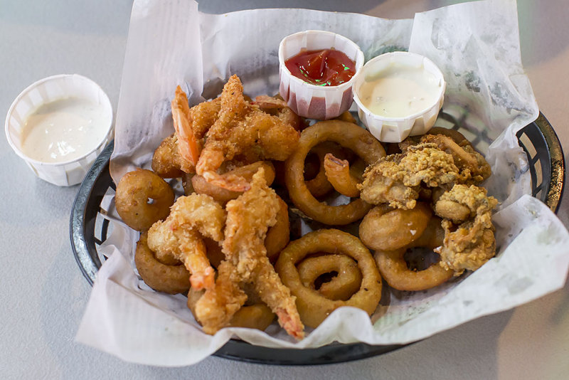 Shrimp and Oyster Combo Basket at Dirty Al's