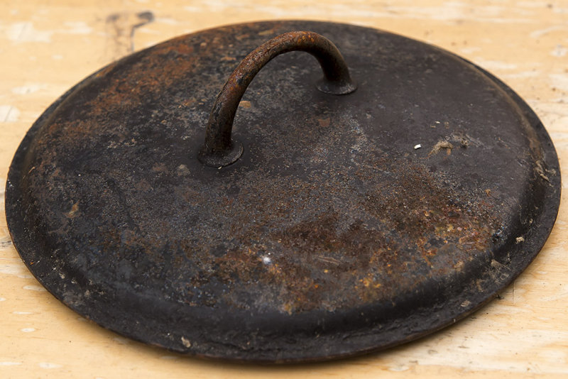 Griswold No. 9 ERIE' Dutch Oven Cover #2552
