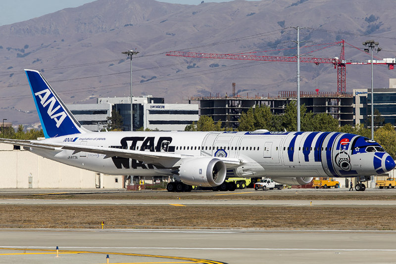 All Nippon Airways Boeing 787-9 Dreamliner R2D2 - Star Wars JA873A