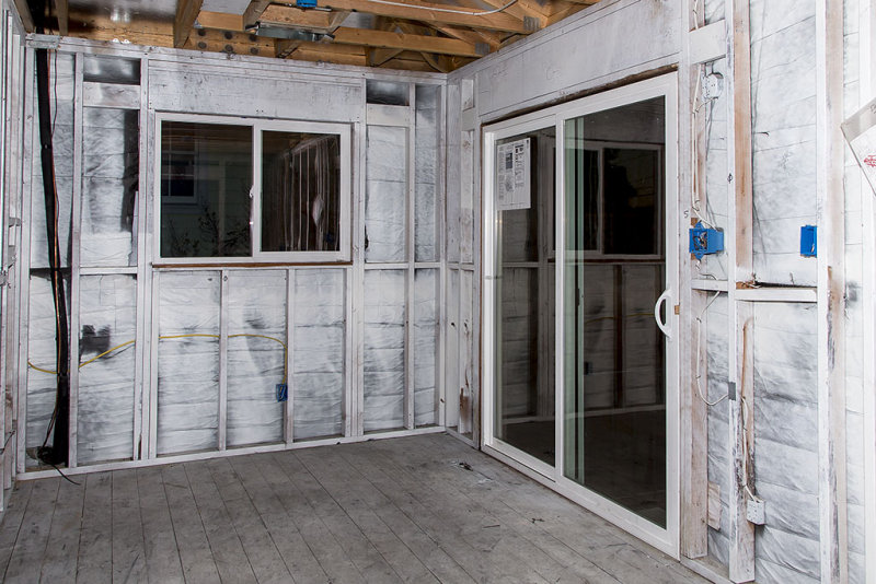 New Jeld-Wen Builders Vinyl Sliding window and Patio door
