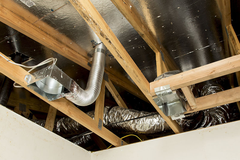 Master bathroom vent and register