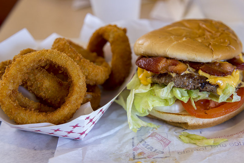 1/30/2016  Nation's Bacon Cheeseburger with Onion Rings