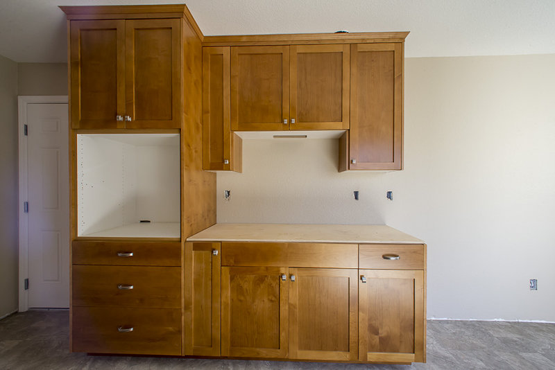 Kitchen cabinet 