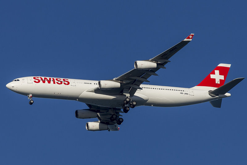 2/13/2016  Swiss Airbus A340-313 Altdorf HB-JMN