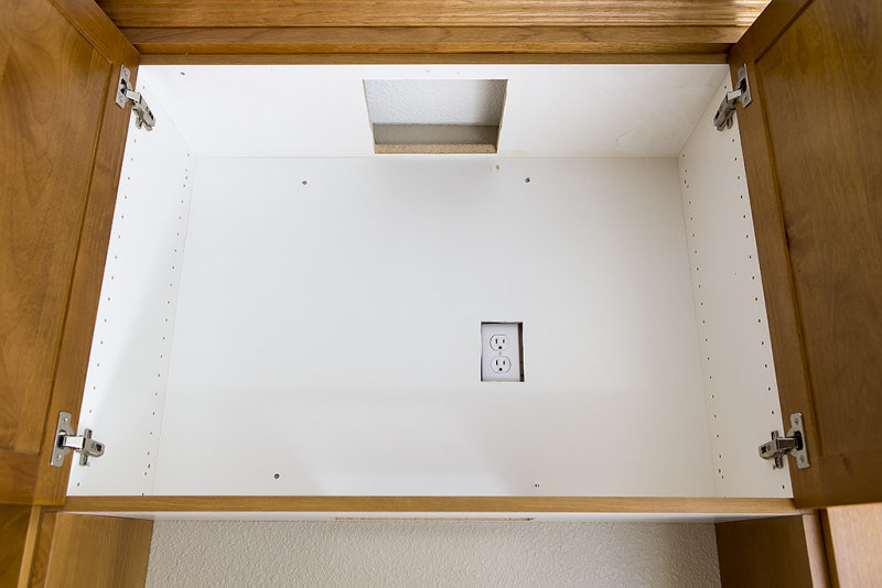 Electrical outlet for Range Hood