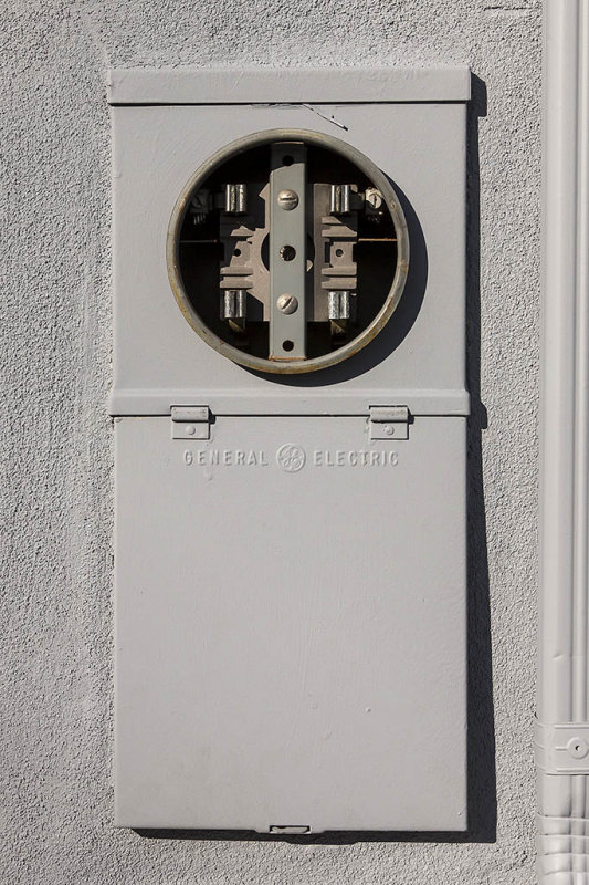 Combination meter socket plus circuit breaker