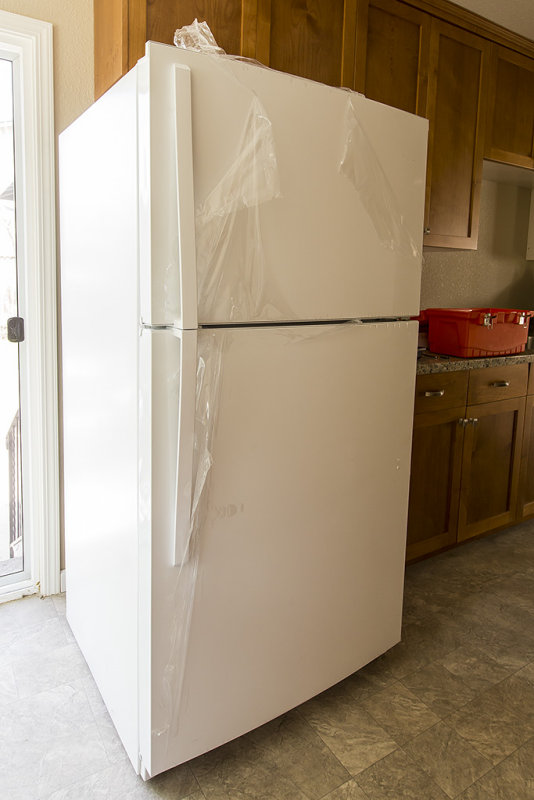 Whirlpool Top Freezer 21.3 cu. ft. Refrigerator WRT541SZD