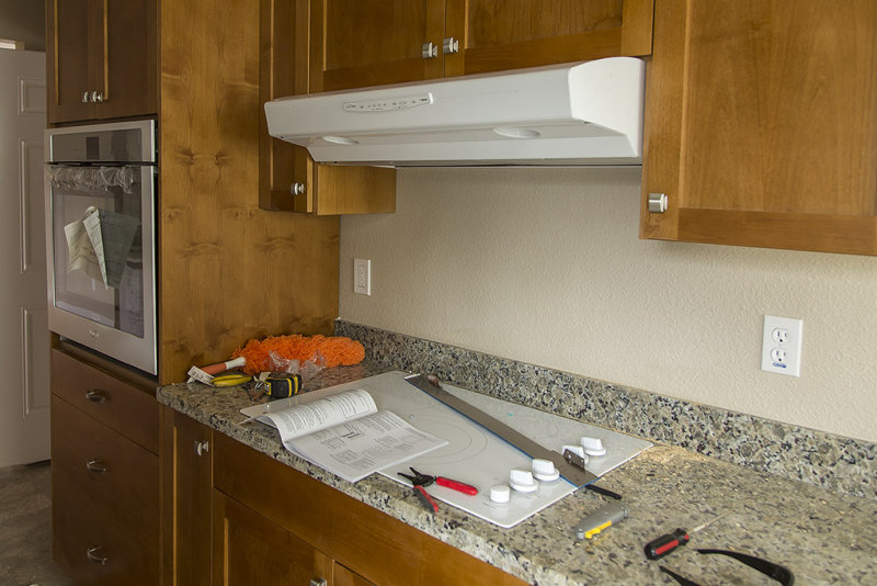 Oven, Range Hood and Cooktop installed