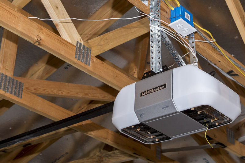 LiftMaster 8355 Belt Drive garage door opener