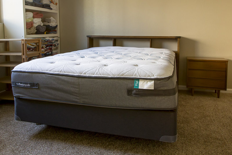 Mattress and foundation set