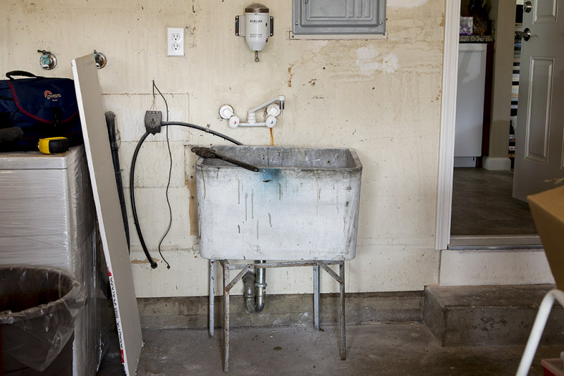 Concrete laundry tub