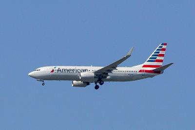 5/17/2013  American Airlines Boeing 737-823 N989AN