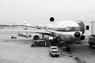 Japan Air Lines  McDonnell Douglas DC-10-401 JA8541  376-28.jpg