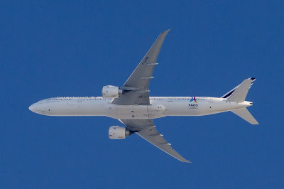 1/1/2017  Air France Boeing 777-328/ER Ville candidate Jeux Olympiques de 2024  F-GZNP