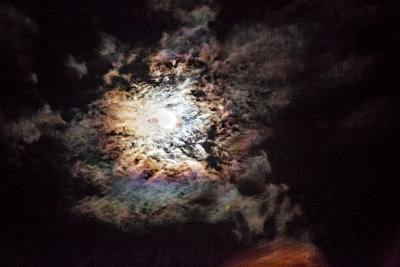 Moon coloring clouds  _Z6A1216.jpg