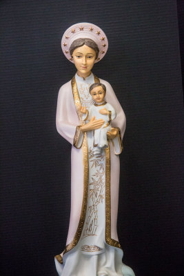 Our Lady of La Vang Vietnam statue _Z6A6027.jpg