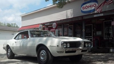 Jared Vanderhoof's 1968 Firebird Sprint