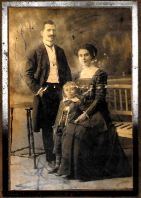 My father and his parents - 1910