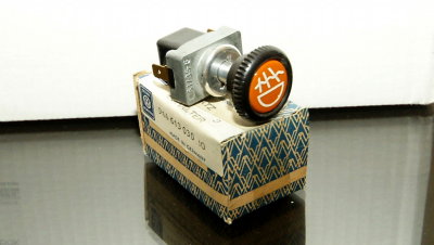 914 Fog Light Switches Orange 73-76 OEM NOS pn 914.613.030.10 - Photo 2