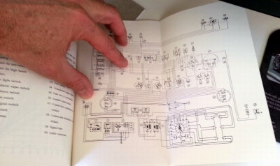 Driver's Manual Carrera 6 (1966) English - Electrical Fold-Out Page