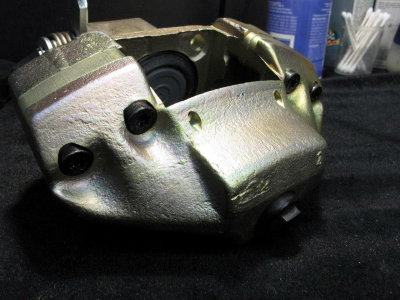 914-6 GT Rear Calipers Restoration (Topper) - Photo 3