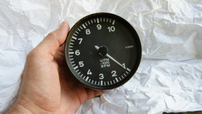 Porsche VDO 10K Mechanical Magnetic Tachometer (1:4 Drive Ratio) - Photo 2